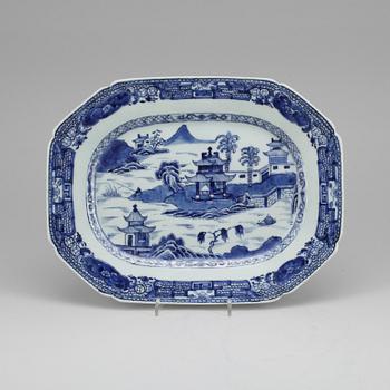 STEKFAT, porslin, Kina, Qianlong, 1700-tal.