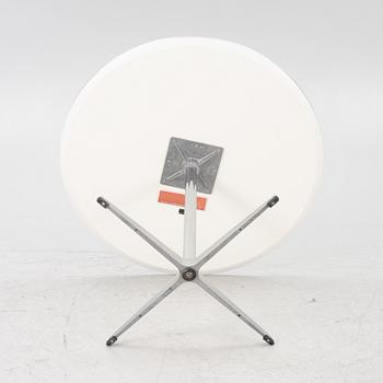 Arne Jacobsen, matbord, Fritz Hansen, Danmark, 2010.
