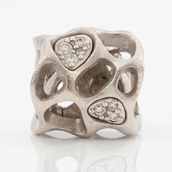 Ole Lynggaard, clasp, "morning dew", 18K white gold with brilliant-cut diamonds.