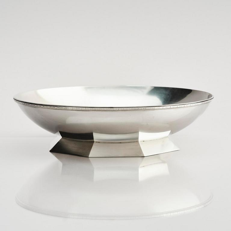 Wiwen Nilsson, skål, sterling silver, "Kungaskålen", Lund 1934.