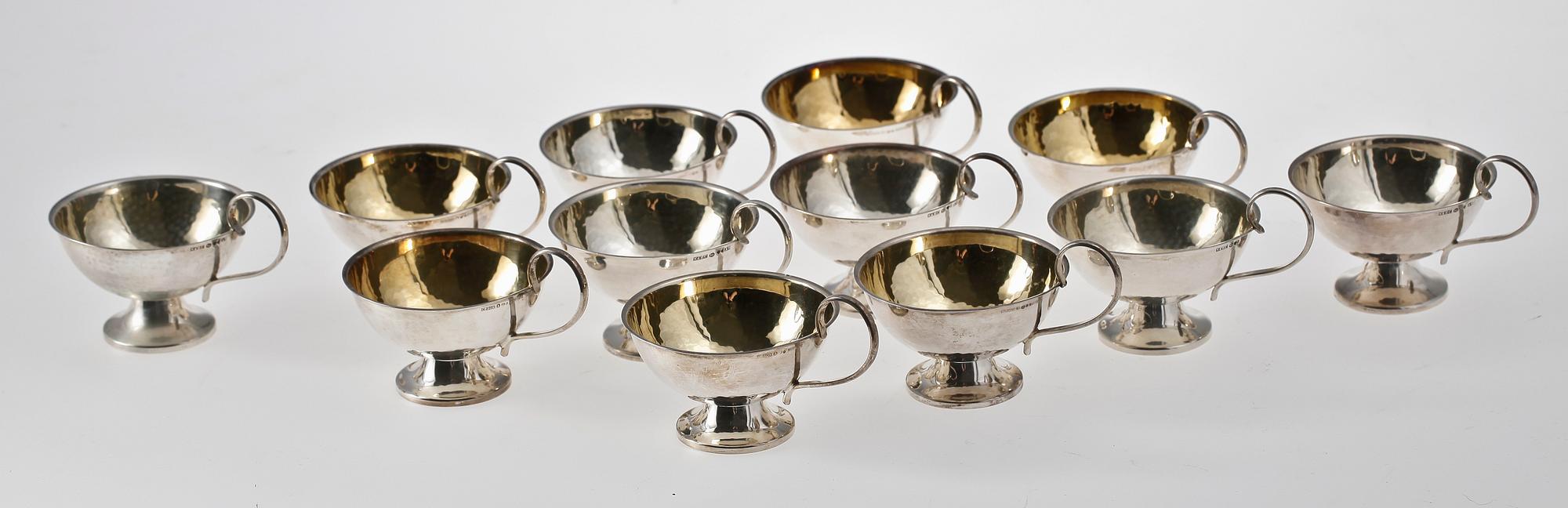 PUNCHMUGGAR, 12 st, silver. CESON, Göteborg. Olika år.