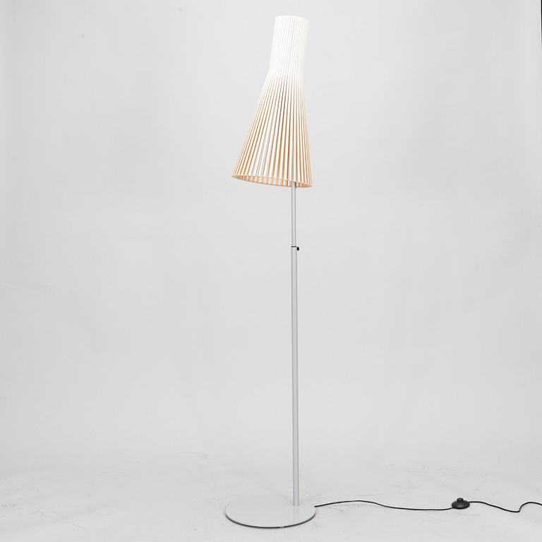 Seppo Koho, golvlampa, Secto 4210, Secto Design, Finland.