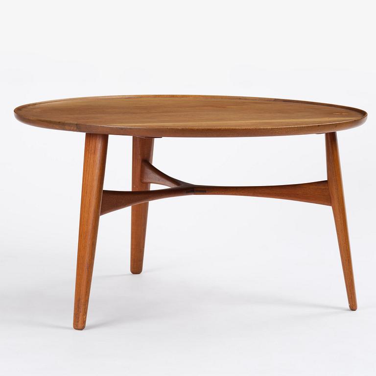 Ejner Larsen & Aksel Bender Madsen, a circular teak table model "1804", cabinetmaker Willy Beck, Copenhagen, 1950s.