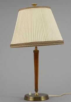 BORDSLAMPA, 1900-talets första hälft.