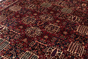 Carpet, Bakhtiari, approx. 380 x 305 cm.