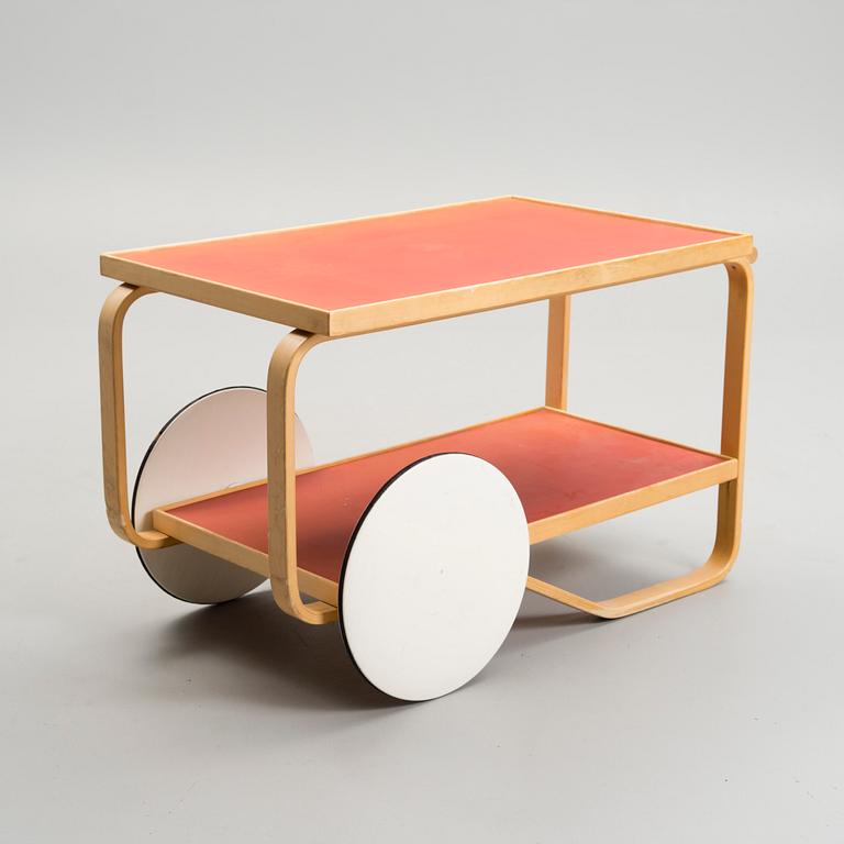 ALVAR AALTO, TEA TROLLEY 901. Designed in 1936-37. 1960s.