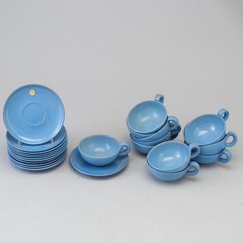 A set of 12 swedish tea cups and saucers. Ceramics. Gabrielverken, after 1925.