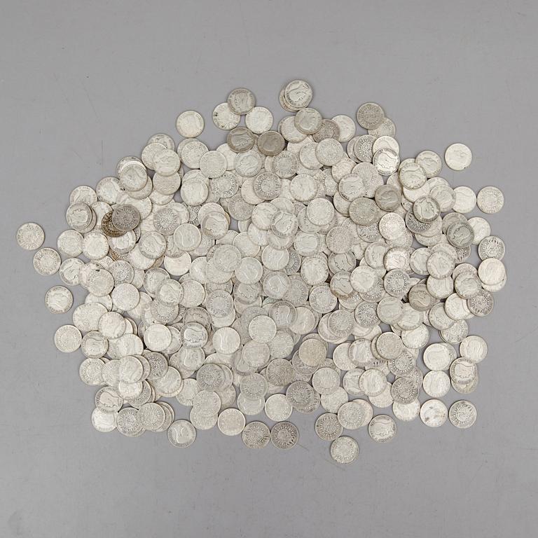SAMLING SILVERMYNT, enkronor, Gustaf V, 1910-1941. Vikt av 3000 gram.