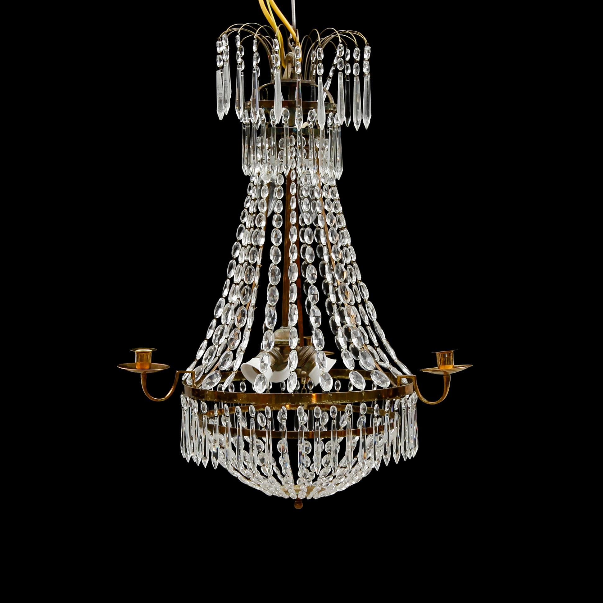LJUSKRONA, gustaviansk stil, 1900-talets första hälft. Höjd ca 75 cm.