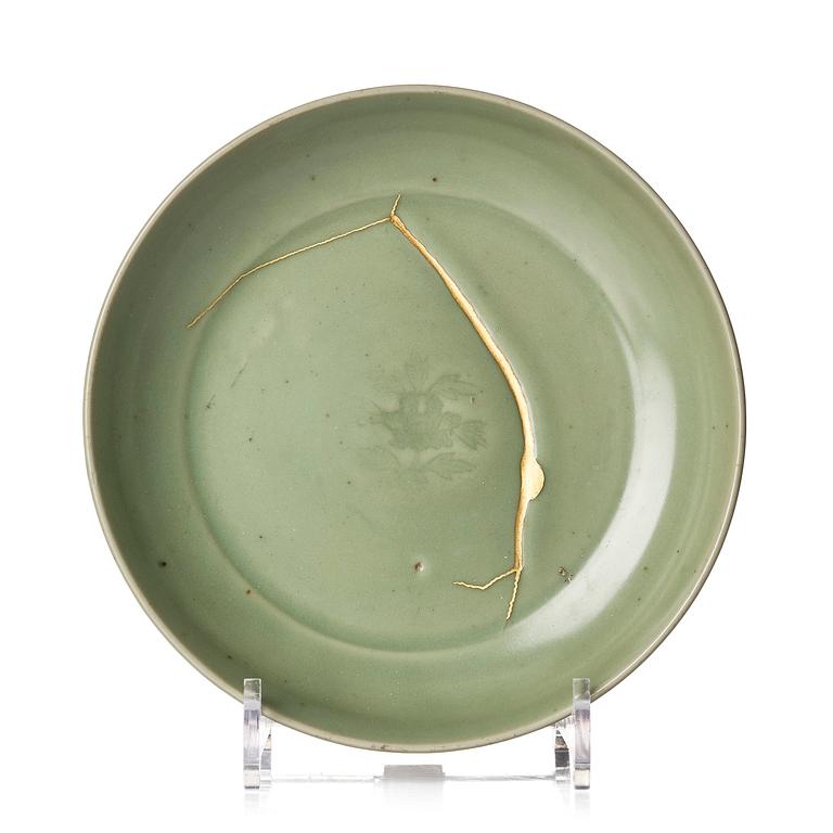 A fine celadon dish, Longquan, Yuan/Ming dynasty.