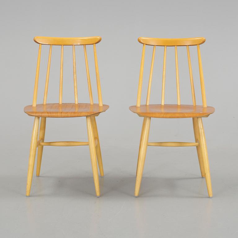 STOLAR, ett par, "Fanett", Ilmari Tapiovaara, Edsbyverken. Formgiven 1955.