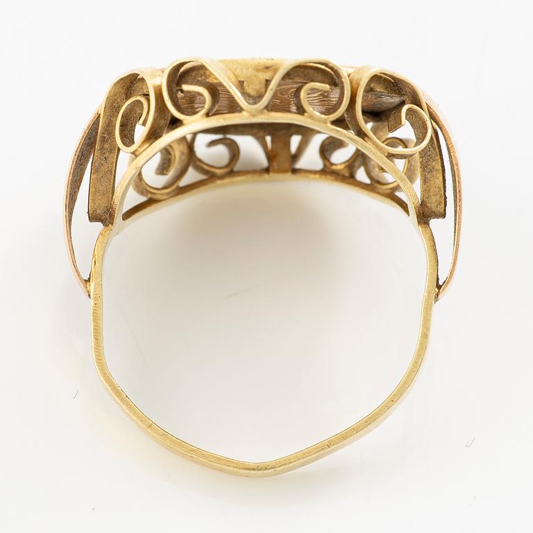Ring 14k guld med infattat mynt.