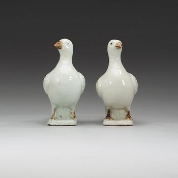 A pair of white and brown glazed doves, Qing dynasty Qianlong, ca 1775.