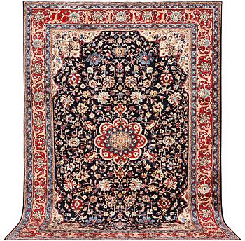 A carpet, Kashan, ca. 386 x 259 cm.