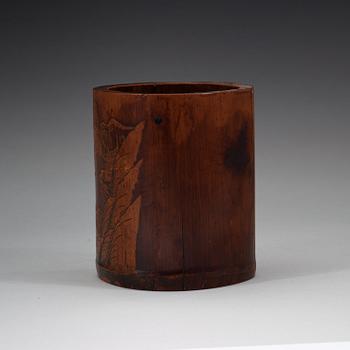 PENSELMUGG, bambu. Skuren dekor, tidigt 1900-tal.
