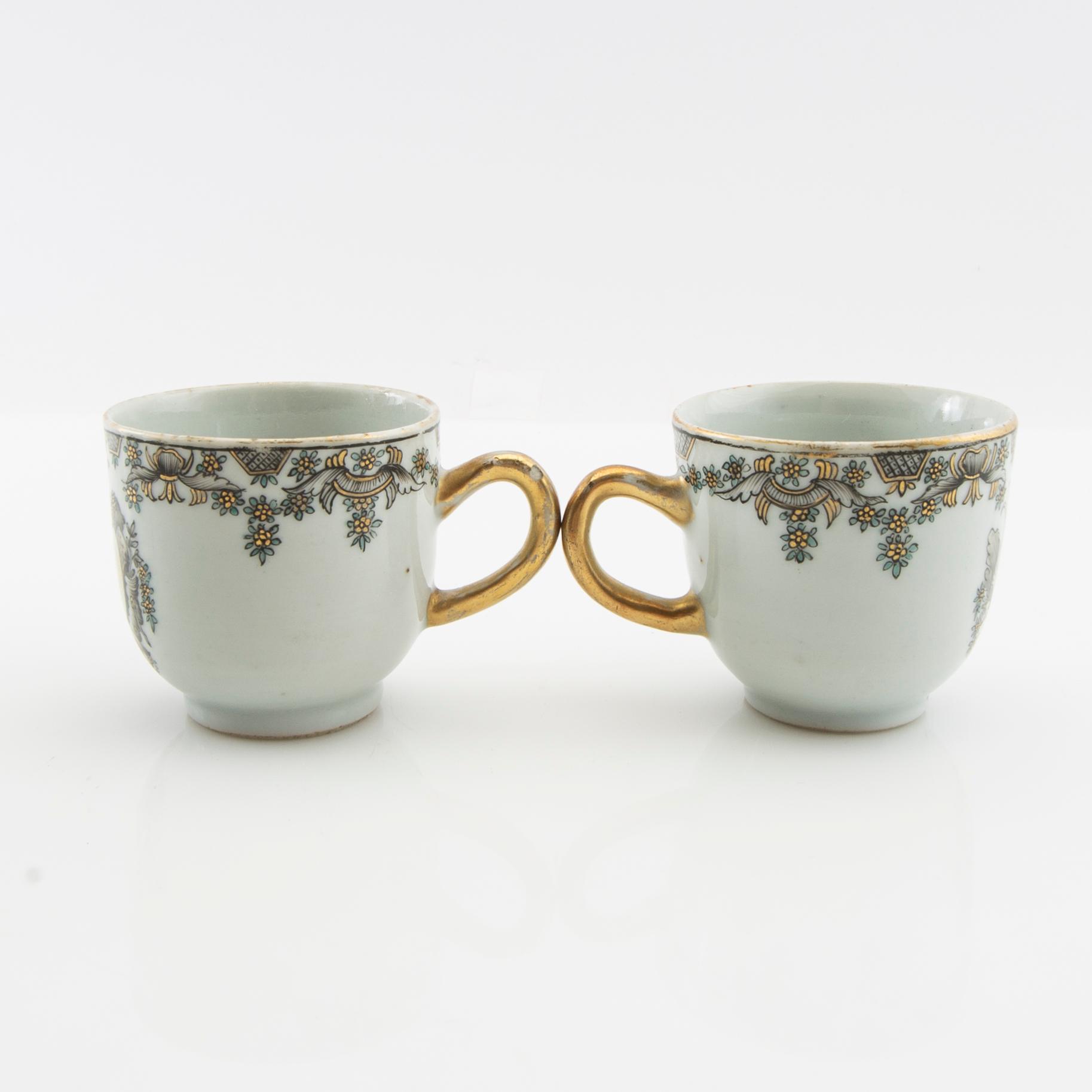 Jug with lid and cups 2 pcs China Yongzheng (1723-35) porcelain.