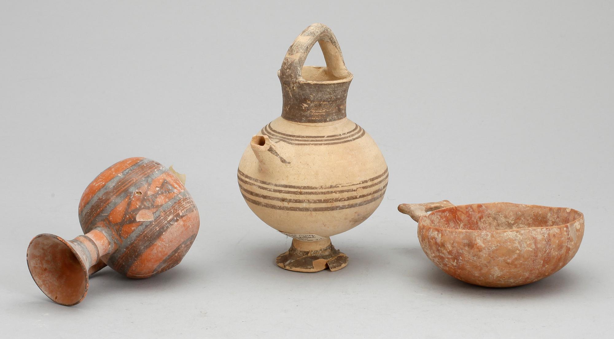SAMLING LERGODS, 3 delar, Cypern, enligt etikett 1600-800 f  kr.