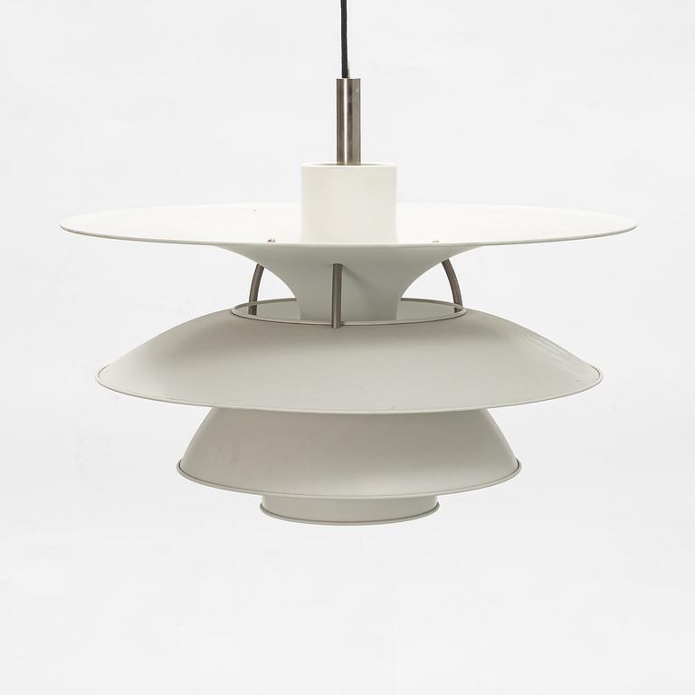 Poul Henningsen, taklampa, "Charlottenborg PH 6 ½-6", Louis Poulsen, Danmark.