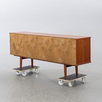SIDEBOARD, Nordås Bruk A/S, Nesttun, Norge, 1900-talets mitt.