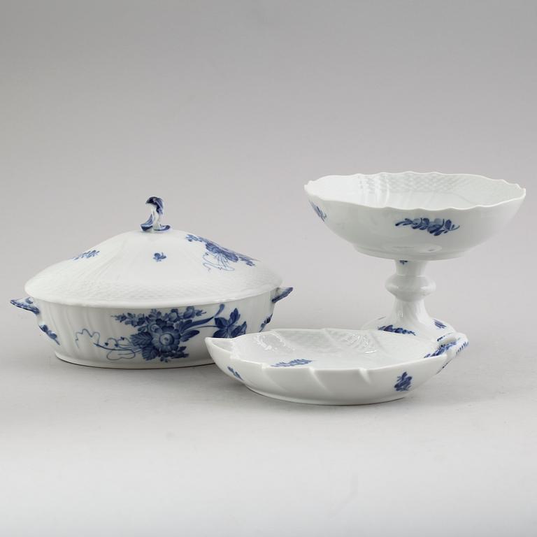 SERVISPORSLIN, 5 delar, porslin, "Blå Blomst", Royal Copenhagen.