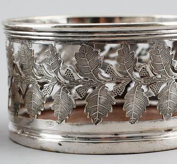 COASTERS, 2 st, nysilver och trä, Polen, 1900-talets mitt.