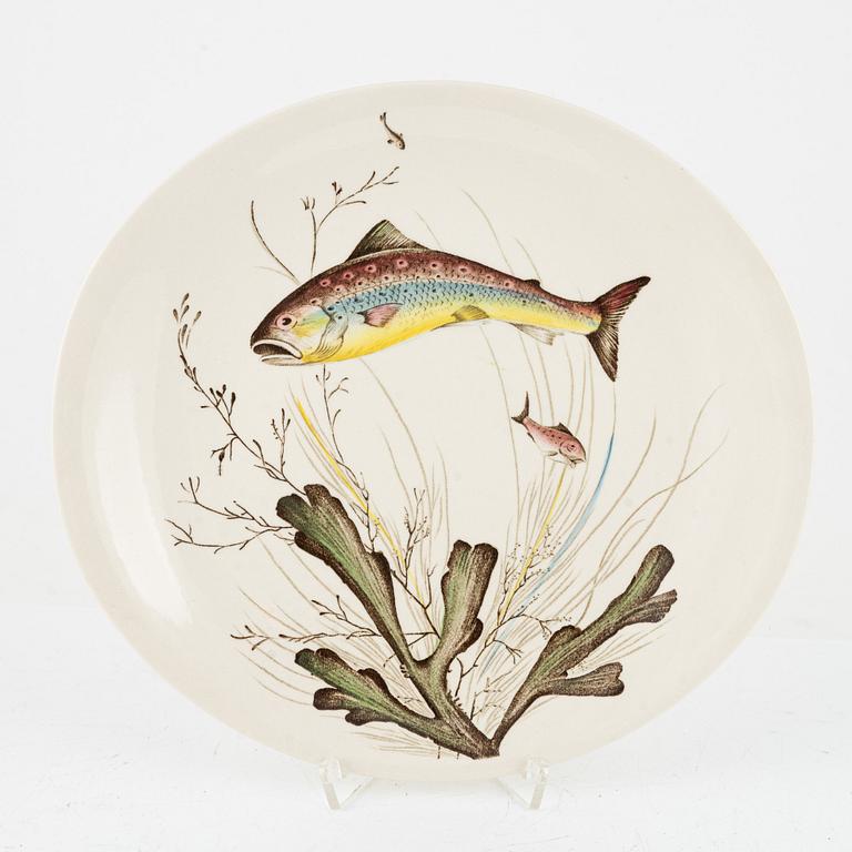 A 25-piece "Fish" service, Johnson Bros, England.