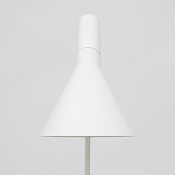 Arne Jacobsen, golvlampa, "AJ", Louis Poulsen, Danmark.