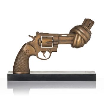 Carl Fredrik Reuterswärd, "Non Violence".