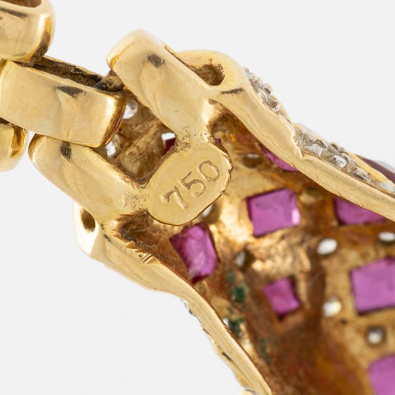 Necklace, 18K gold in the form of a panther with diamonds and rubies.