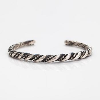 Halsband, ring och armband, silver. Helsingfors 1980-90-tal.