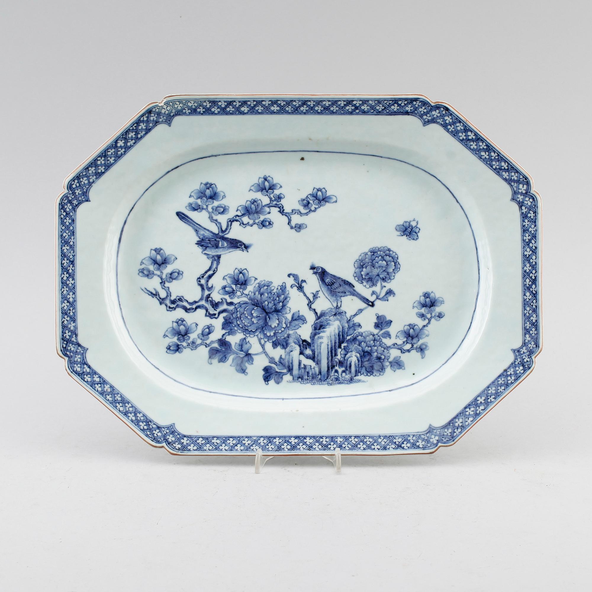 STEKFAT, porslin, Kina, Qianlong 1736-1795.