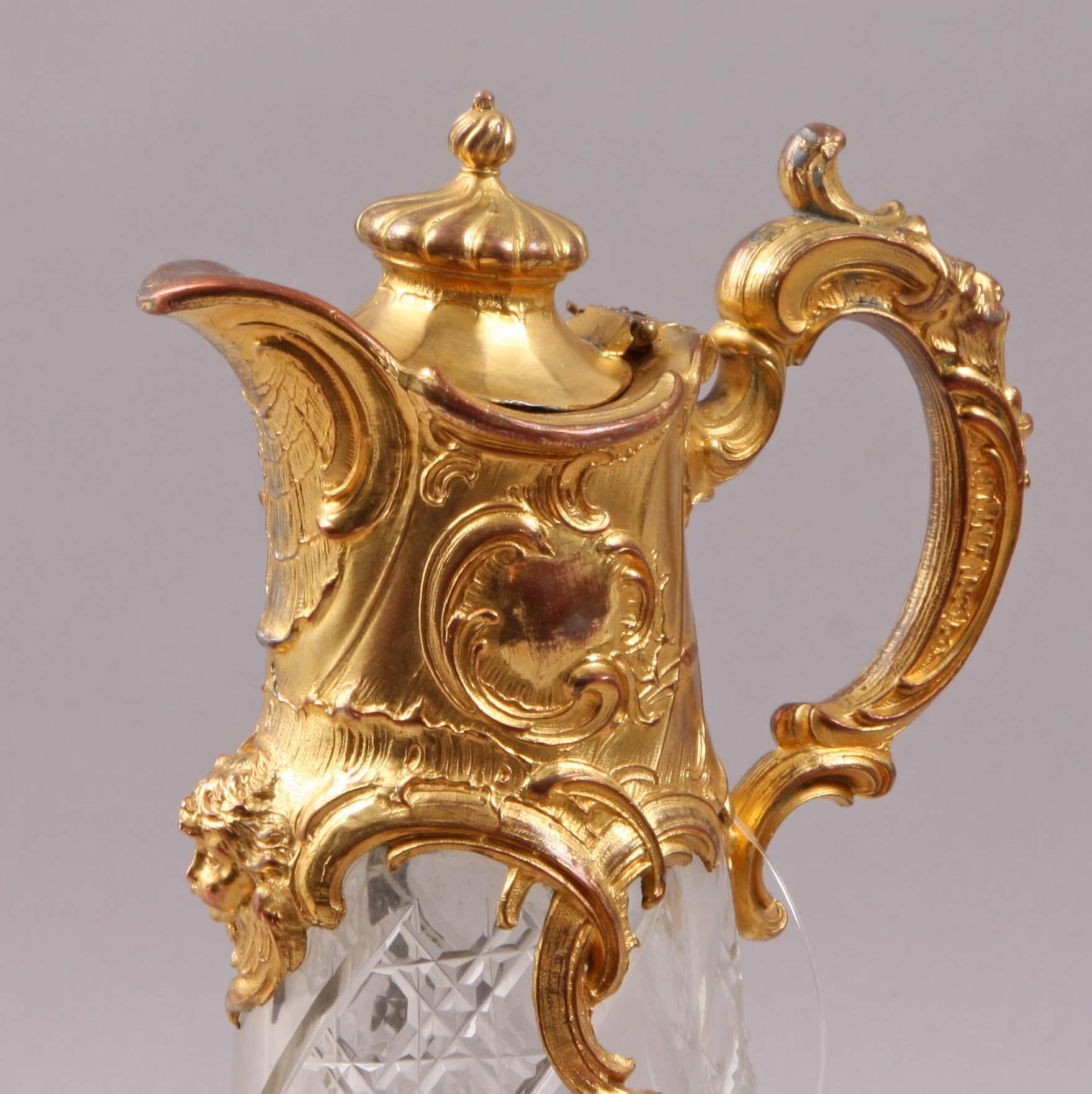 KARAFF, förgylld metall och glas, troligen Sankt Petersburg.