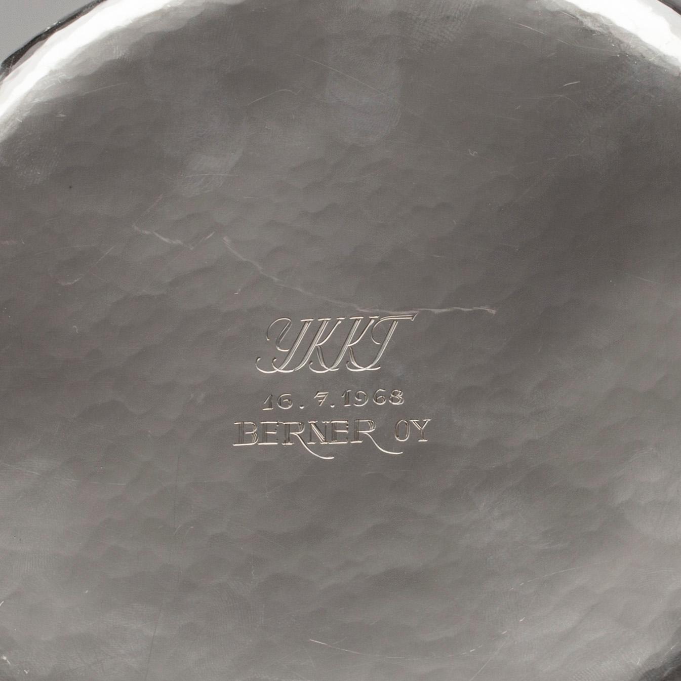 TAPIO WIRKKALA, SKÅL, silver, signerad TW, Hopeakeskus Oy, Tavastehus 1966. Vikt 519 g.