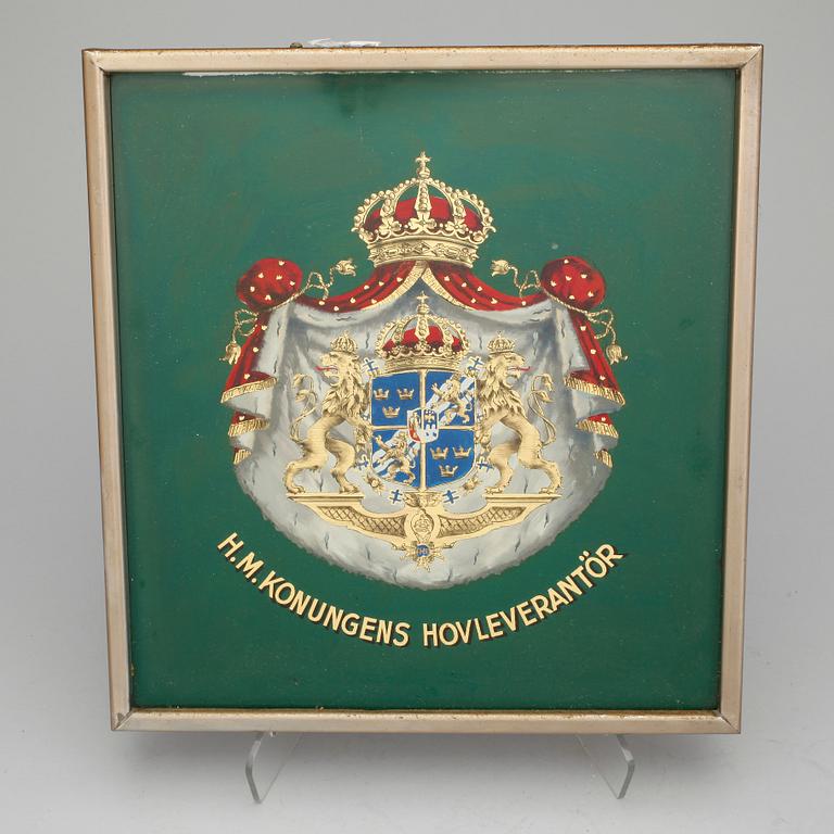 VÄGGPLATTOR, 2 st, järn, bla H.M. Konungens Hovleverantör, 1900-tal.