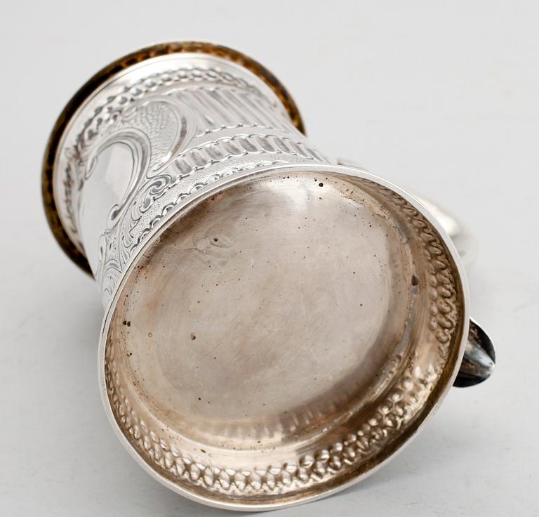 STOP, silver, möjligen Benjamin Mountigue, London 1765. Vikt 607 g.