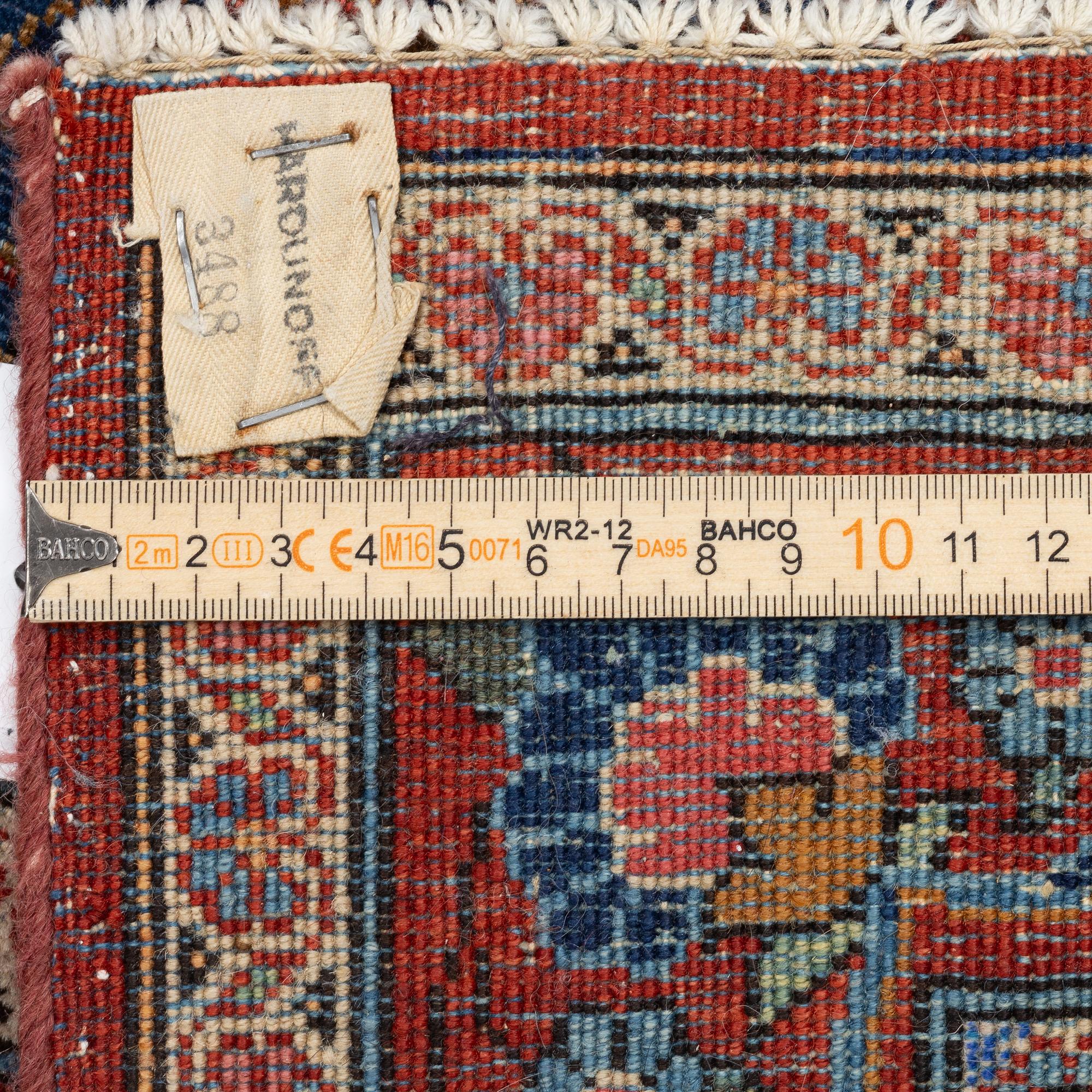 Matta, orientalisk, ca 348 x 256 cm.