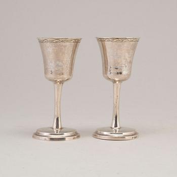 A PAIR OF SILVER CHALICES,1853.