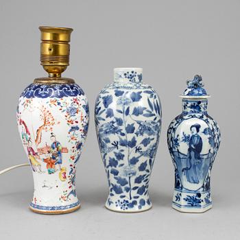 Three porcelain vases, Qing dynasty, 18-19th century.