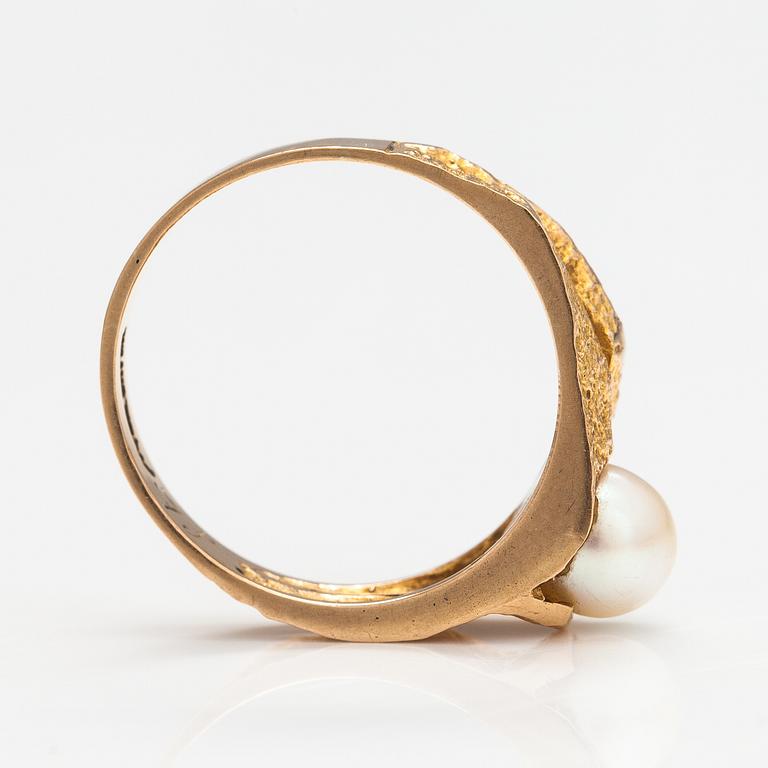 Björn Weckström, Ring "Lapplans vår", 14K guld och odlad pärla. Lapponia.