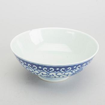 A Chinese porcelain 20th century vase and two bowls.