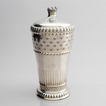 Kungapokal med lock, silver, Prins Carls Hederspris 1918, K. Anderson, Stockholm 1918.