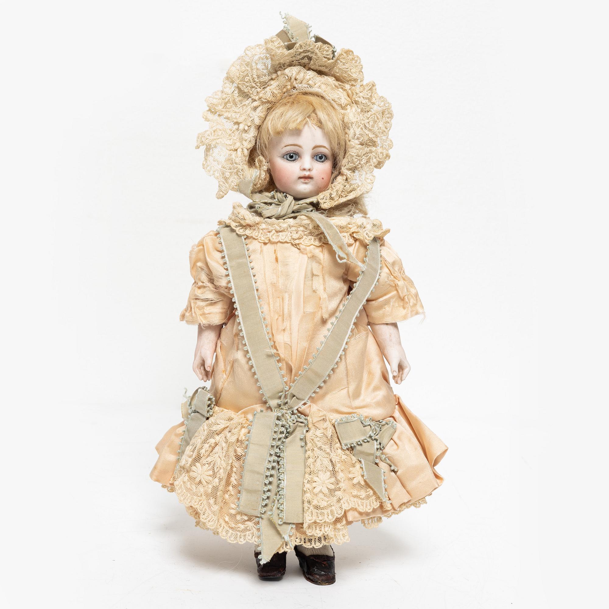 Gaultier, biscuit doll "Fashion Lady", France, late 19th century.