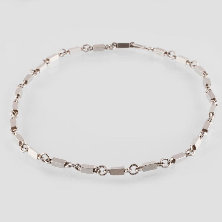 COLLIER, sterlingsilver, Wiwen Nilsson, Lund, 1951. Vikt 44,6 gram.