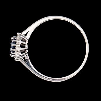 RING, silver, diamanter tot ca 0.15 ct och safir.