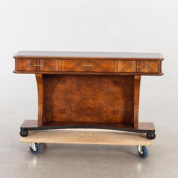 Sideboard, 1900-talets mitt.