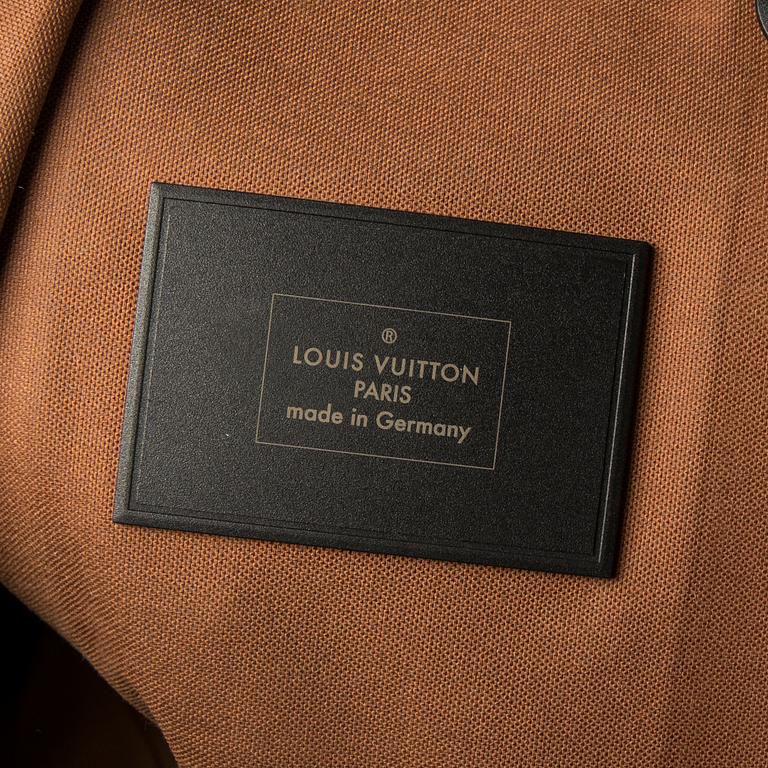 LOUIS VUITTON,