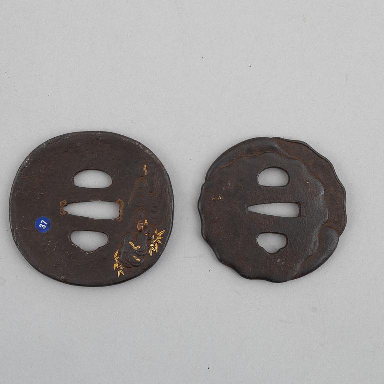 Tsuba, 2 st, Japan, mumei, Edo.