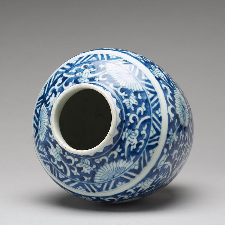 KRUKA med LOCK, porslin. Mingdynastin, 1600-tal.