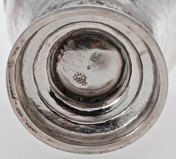 BÄGARE, silver, rokoko, otydl stämplar, möjligen Danmark, 1700-tal. Vikt ca 130 gram.