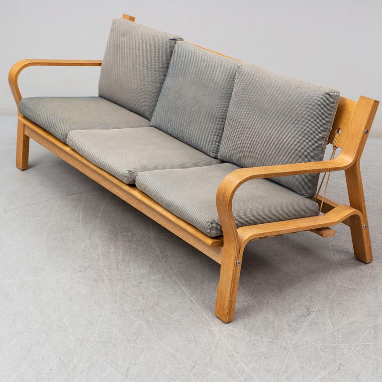 HANS J WEGNER, fåtölj och soffa, "GE-271", Getama, Gedsted, Danmark.